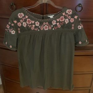 Caslon beautifully detailed top Size S